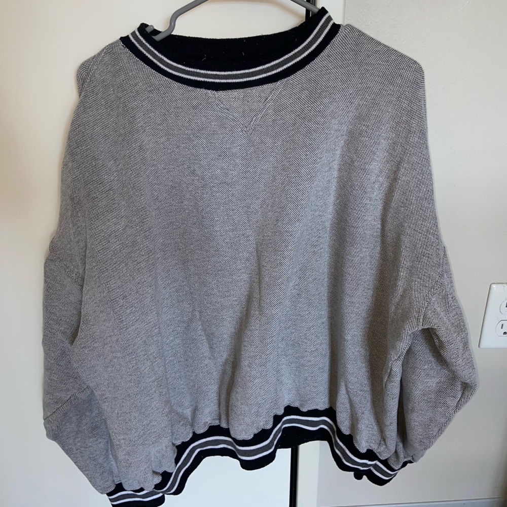 Gray sweater crewneck